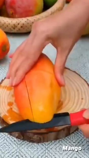🥭 Крутой способ, как красиво нарезать манго. Оставь реакцию 👍