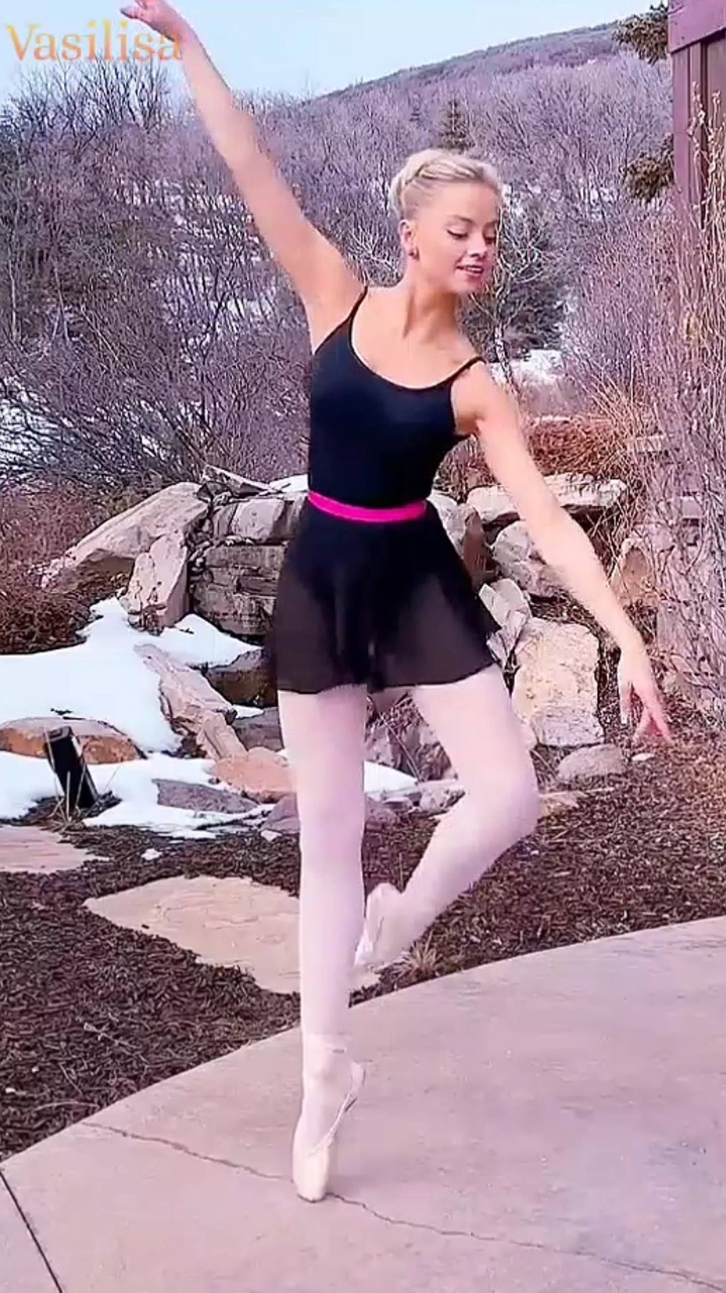 Девушка 💐 Танцы