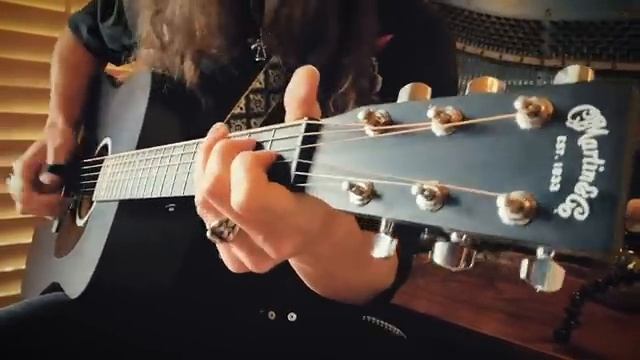 FOLSOM PRISON BLUES - Country Fingerpicking on the Martin DX Johnny Cash Guitar