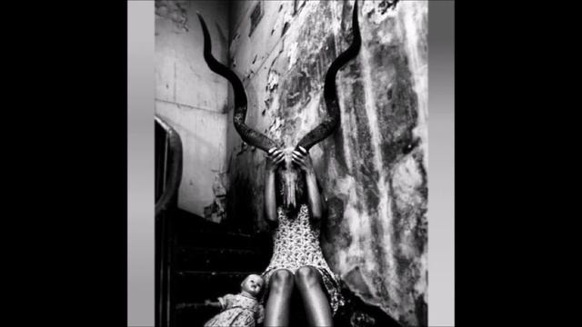 Damn Whøre - Yellowteeth
