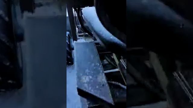 Запускаем самодельный мини-погрузчик после ночи -26