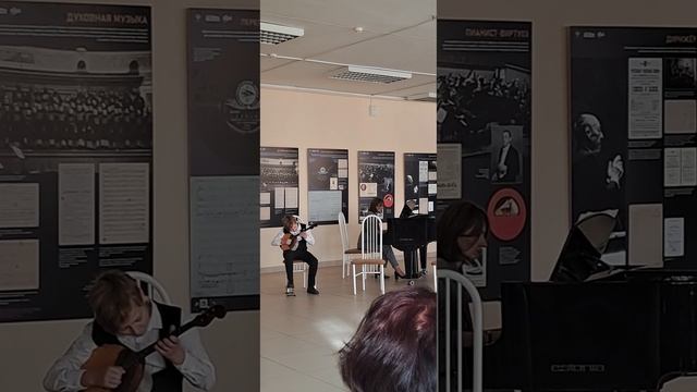 Фестиваль Флейта плюс. Фойе Карельской филармонии. Буслович Ярослав  "Куриный рок-н-ролл"