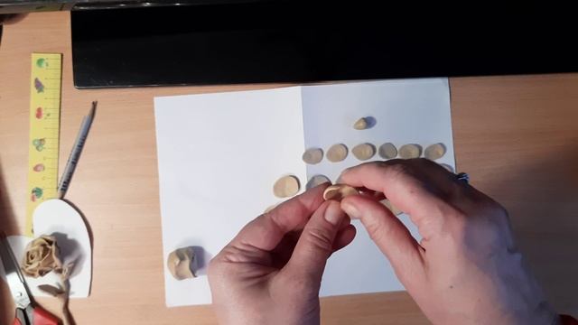 Роза из пластилина часть1