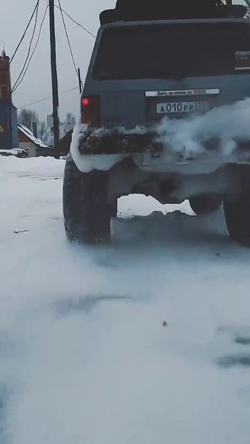 RC Jeep Cherokee XJ Winter Road