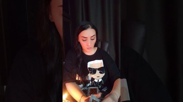 Мужчина стучится в вашу дверь