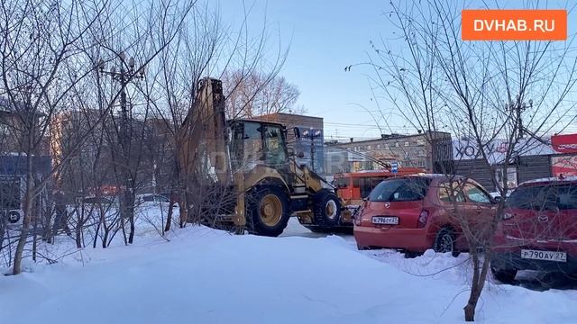 Хабаровчане пожаловались на технику с крутящимися на месте колесами