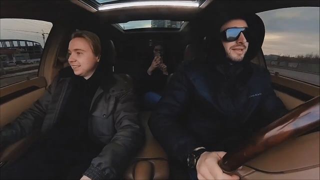 LADA GRANTA vs S63 AMG