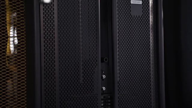Обзор тренажера E-7007 Баттерфляй задние дельты (DHZ Fitness)