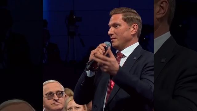 Если мы правильно поняли, Константин Валерьевич Майор предлагает зашить принудительный «25 кадр»...