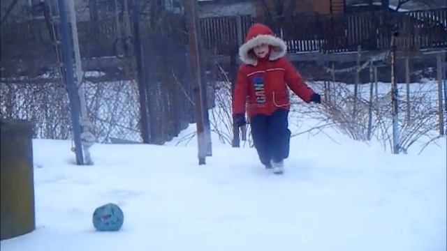 Футбол в любое время года.wmv