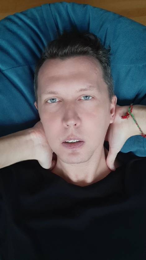 Он никогда не пишет первым и пропускает звонки