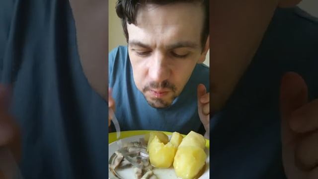 ОБЖОРИК! КАРТОШКА С СЕЛЕДКОЙ! КАК ЖЕ ЭТО ВКУСНО! ВКУСНОТИЩА!