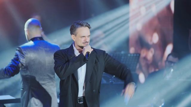 "Мадонна" Андрей Запецкий (муз.С.Крылов; сл.Р.Казакова)