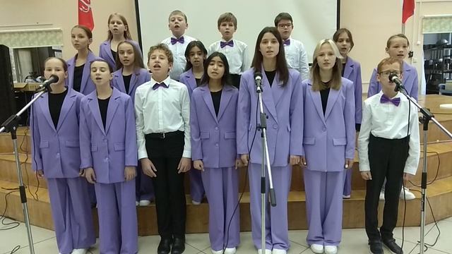 284 гимназия СПб Кировский р-н; Вокальный ансамбль "Аплодисменты" 10-16 лет  "На качелях"