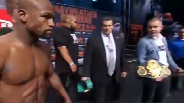 Weigh in! Mayweather vs Pacquiao #MayPac