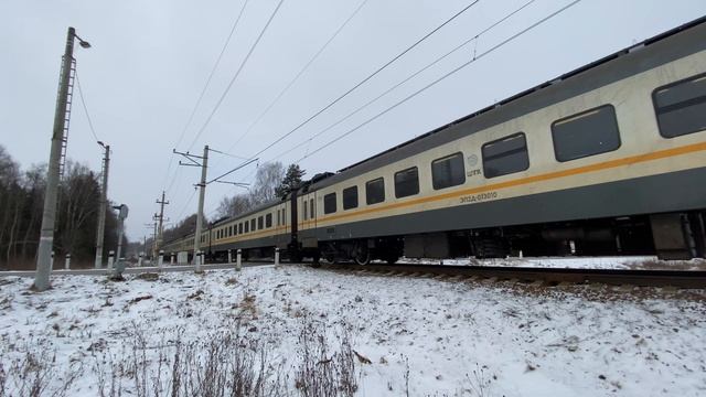 Электропоезд ЭП2Д-0130 «Кобяковский переезд» возле ст.Звенигород до ст.Дмитров. 15.02.2025.