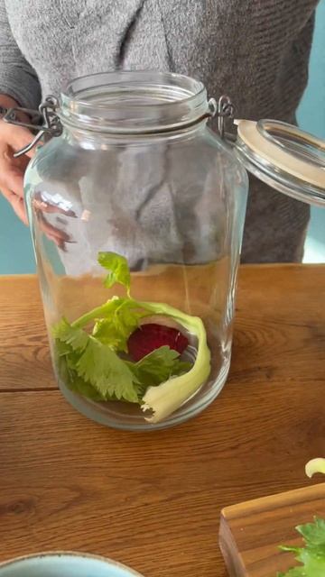 Shankers’ pink cabbage pickle🥬