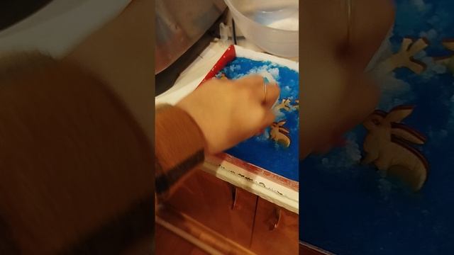 знакомство и искусственный снег