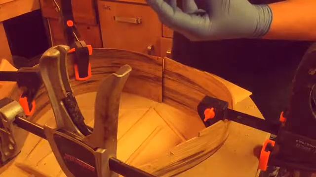 Flamenco guitar construction 2