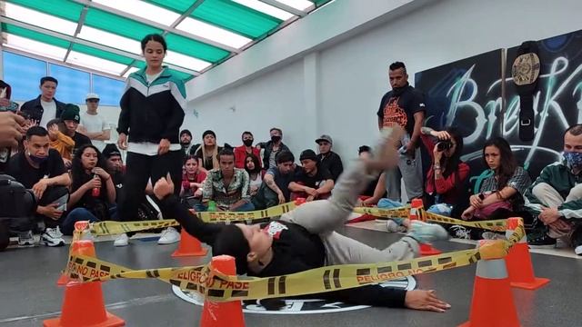 Bgirl Kika Vs Zue/ Breakmonzganz
