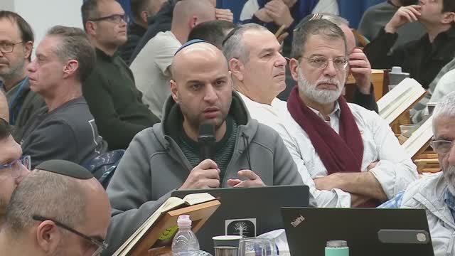 Выбор человека между отдачей и получением