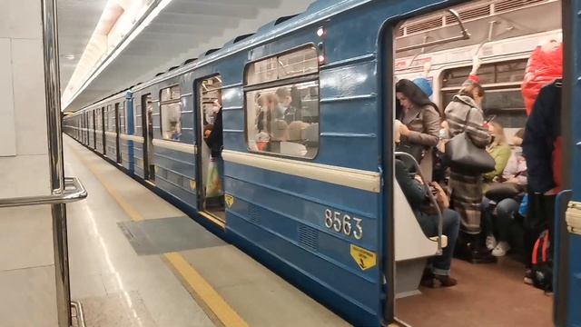Подстекольник на Спортивной