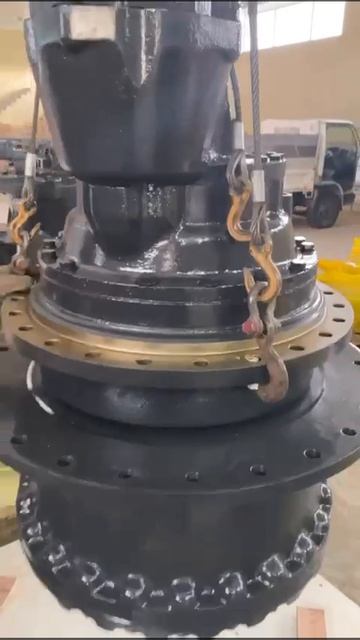 Редуктор хода с гидромотором Komatsu PC2000-8 21T-27-00300, 21T-27-00310 в Хабаровске
