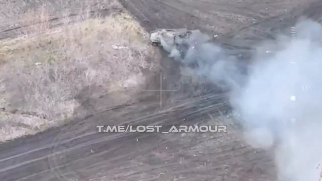 🔥🏴☠⚡Уничтожение украинской Мотолыги в районе Улаклы дроном на оптоволокне