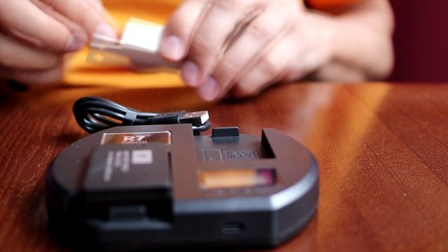 Аккумулятор LP-E12 для Canon и зарядное устройство - R7 (РАСПАКОВКА)
