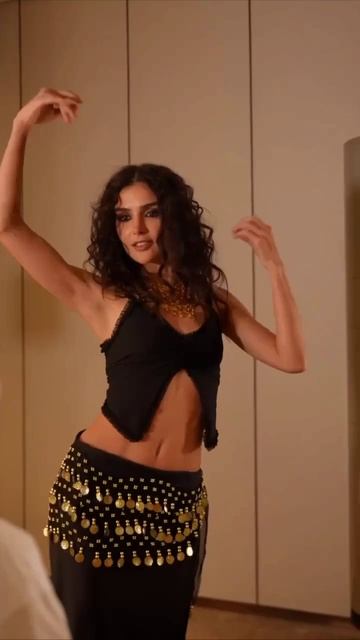 Дина #саева и Никита #ефремов решили снять кусочек своей версии сериала «Клон» #юмор #сериал #dance