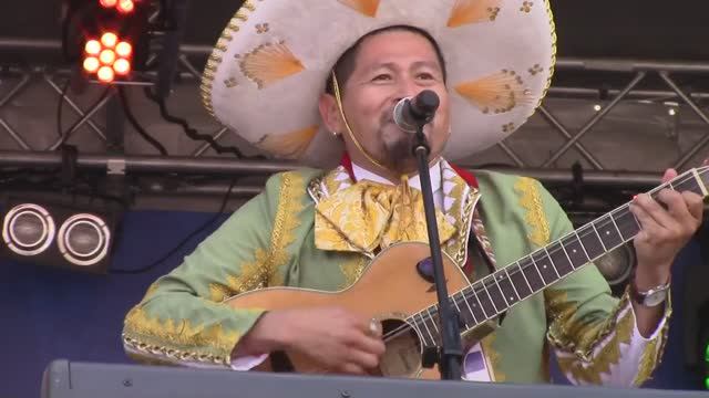 Испанцы Португальцы танцуют мексиканская музыка Сочи Mariachi Los Panchos