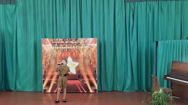 Вероника Семенова "Идет солдат по городу"