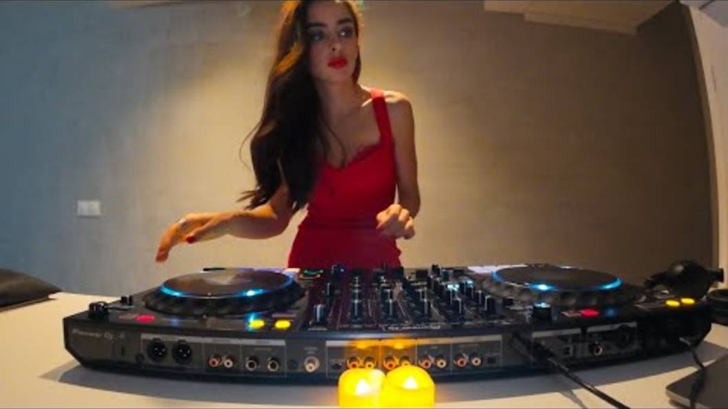 DJ SOFIA | MELODIC TECHNO & FUTURE RAVE DJ SET - SOFIA'S NIGHT MIX #2 (David Guetta, Kream, Meduza)