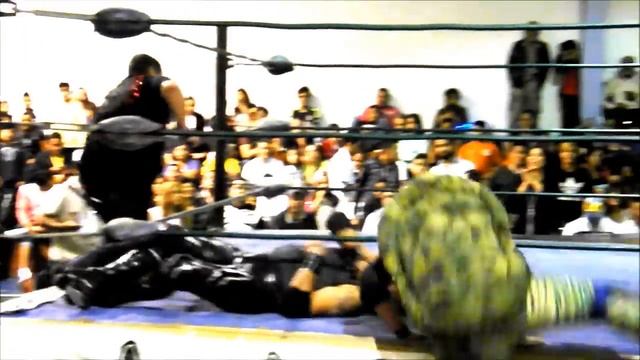 Lucha Libre WMC-Rey Gato VS Tortuga Leo