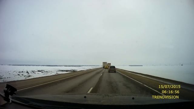 Дальнобойщик проучил наглого таксиста