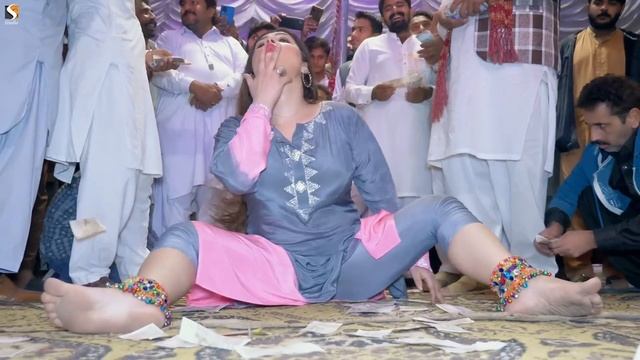 Chakh Le Angoor , Chahat Baloch Mujra Dance Performance Chiniot Show 2022