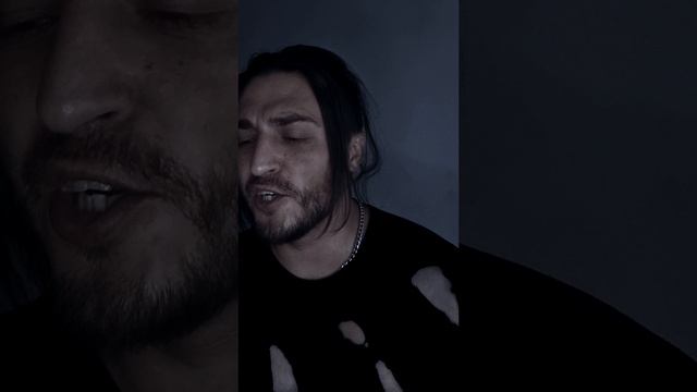 Искандер Костиков - Вою на луну ( слоумо 2 )