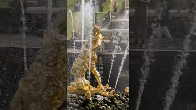 Величественный Петергоф