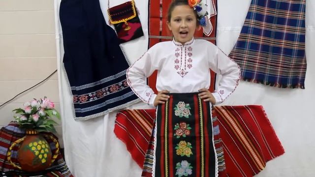 „Руска си вода налива“-Colegio búlgaro "Rodolyubie" Valencia, Associcio de dones L'Oroneta blanca