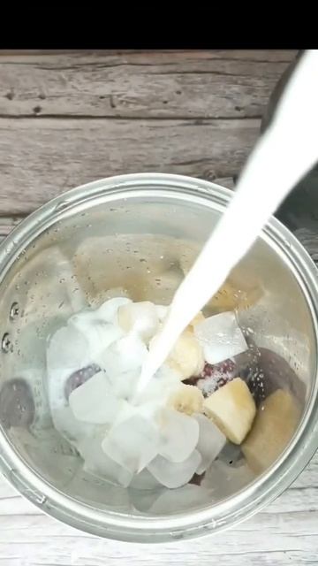 strawberry shake with Banana.. summer drink #shortvideo #shortsfeed #shorts #summerdrink #drinks