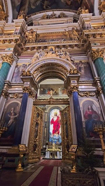 В Исаакиевском соборе, Санкт-Петербург