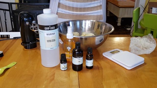 UNE PEAU ET DES CHEVEUX DOUX: RECETTE CHANTILLY DE KARITE / SOFT HAIR & BODY: SHEA BUTTER CHANTILLY