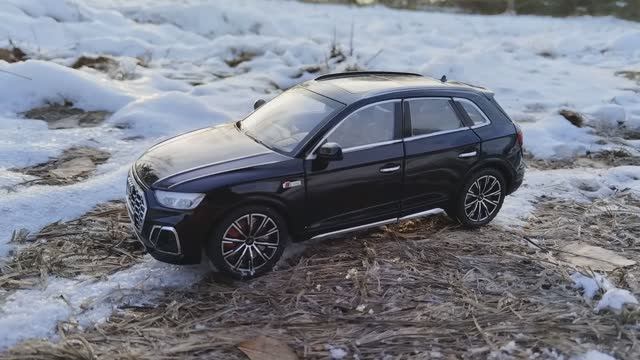 Обзор модели Audi Q 5 второго поколение в масштабе 1:24