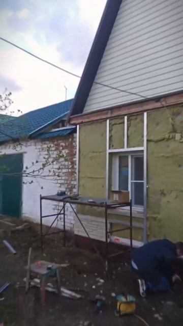 КАК ОБЛОГОРОДИТЬ СВОЙ ДОМ?Сайдинг дикий камень ч1 #строительство #своимируками #сайдинг #дикийкамень