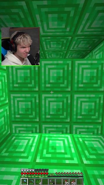 POV: Не Хватило ИЗУМРУДНОГО Блока в Minecraft 😮 #shorts #minecraft #майнкрафт #майн #вмайнкрафт
