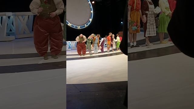 ТЮЗ. Спектакль: Сказка о петереном времени