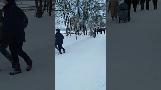 Смарт парк Дельфин весь в снегу сегодня 15 февраля 2025 г. , катания с горок, парк Дельфин зимой