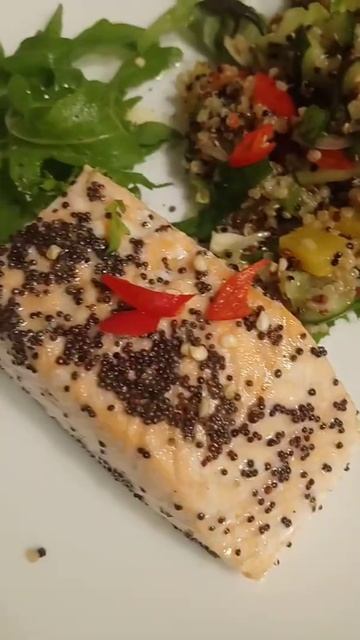 SALMON x QUINOA SALAD ¦ LIGHT HEALTHY DINNER