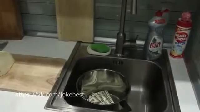 Борятся с кризисом вместе с капустой...