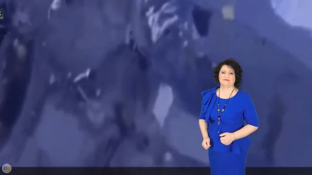 Трава у дома исп.  Елена Кумпан